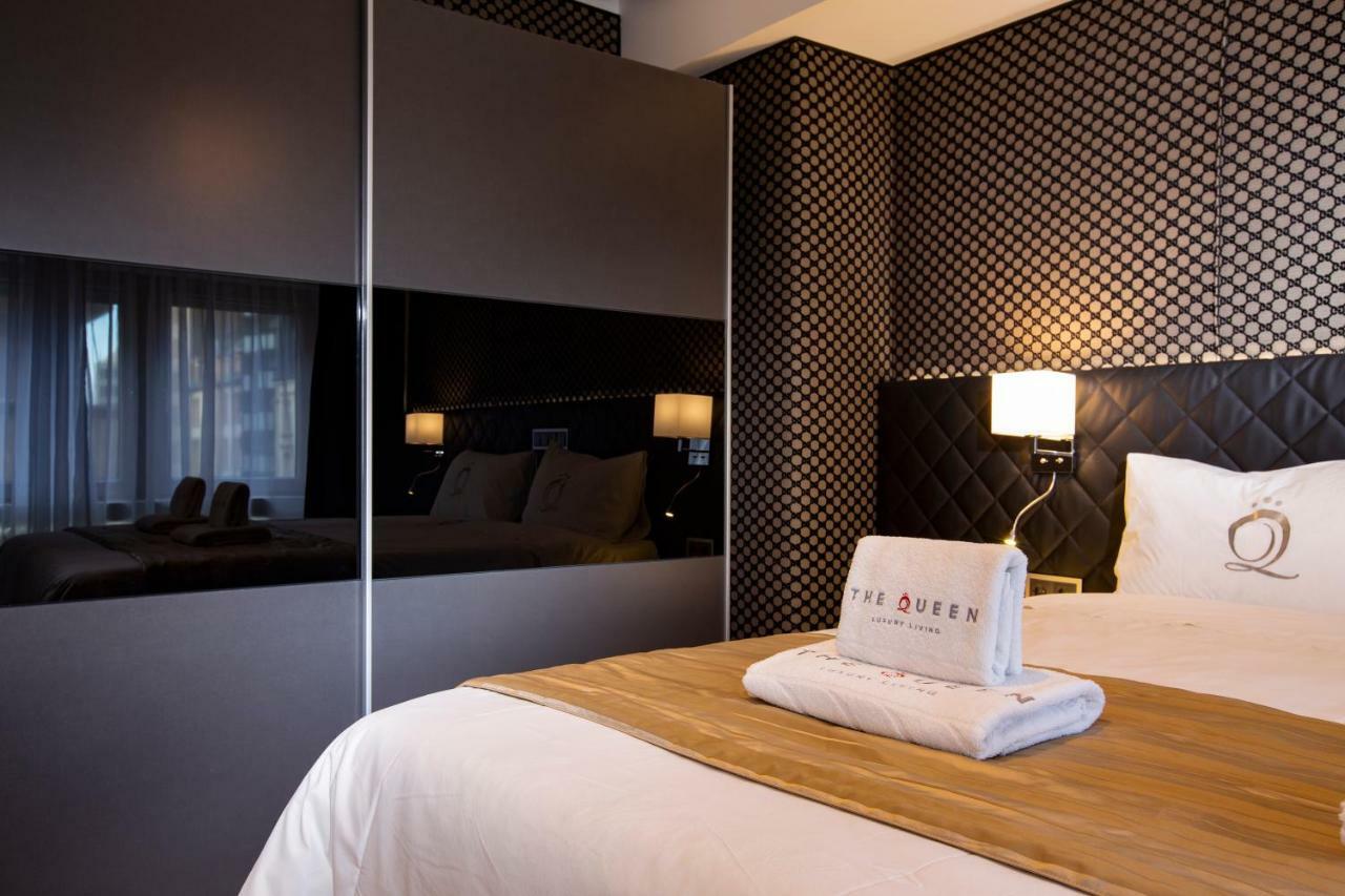 The Queen Luxury - Carlotta Luxemburg
