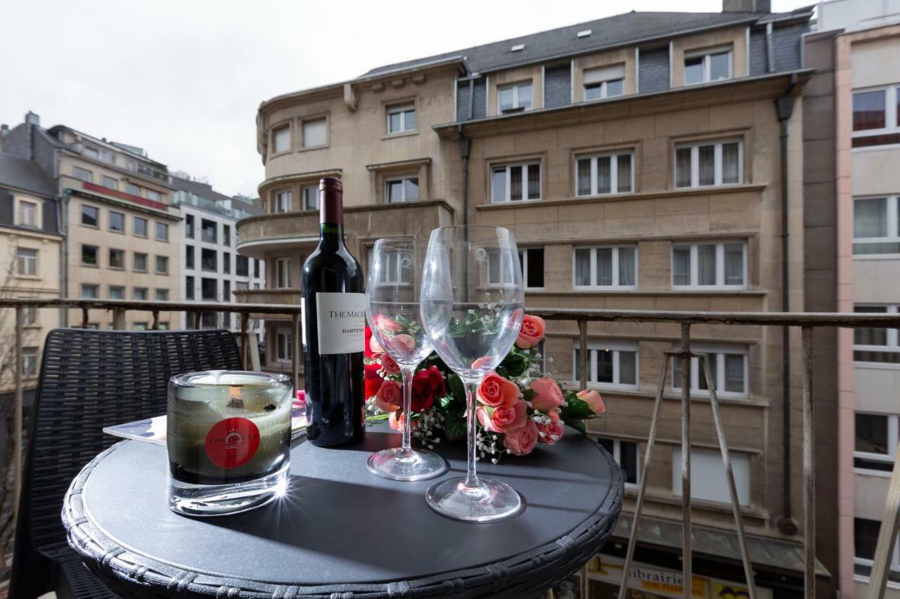 The Queen Luxury - Carlotta Luxemburg